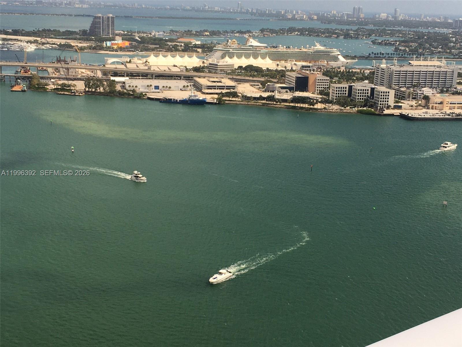 900 Brickell Key Blvd #PH3403, Miami FL 33131