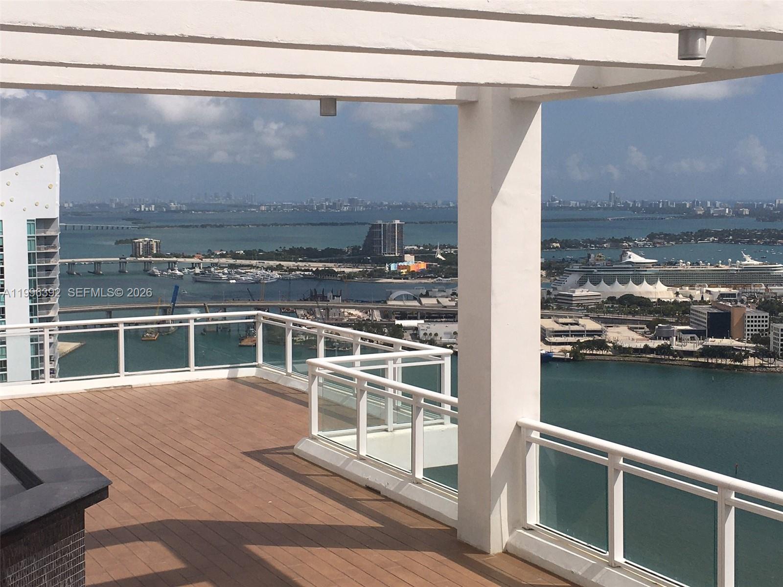 900 Brickell Key Blvd #PH3403, Miami FL 33131