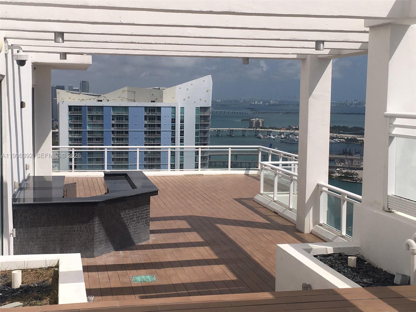 900 Brickell Key Blvd #PH3403, Miami FL 33131