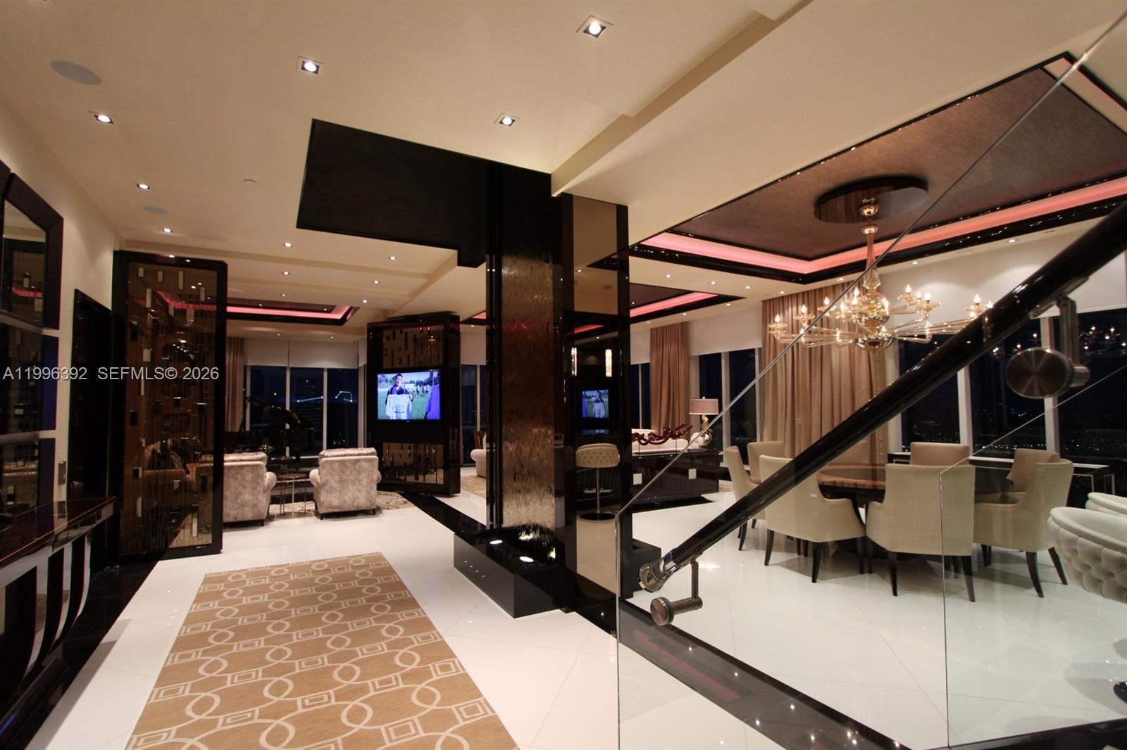 900 Brickell Key Blvd #PH3403, Miami FL 33131