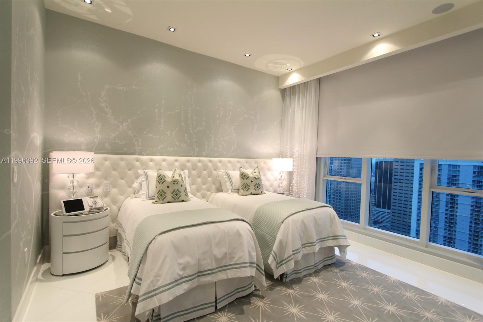 900 Brickell Key Blvd #PH3403, Miami FL 33131