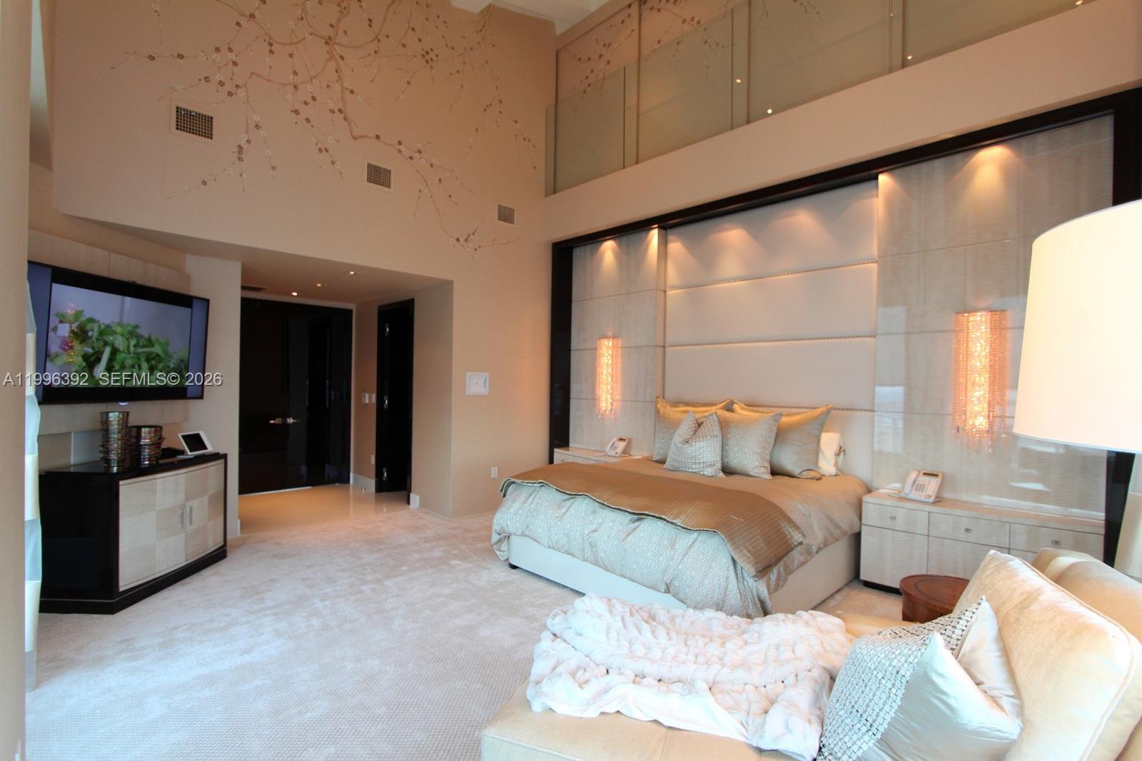 900 Brickell Key Blvd #PH3403, Miami FL 33131