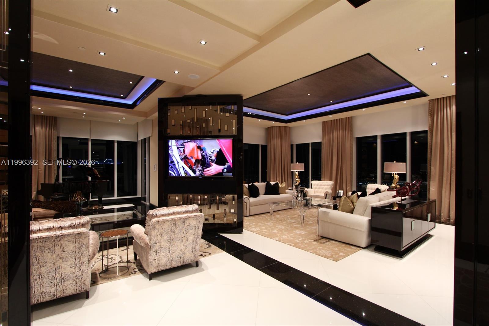 900 Brickell Key Blvd #PH3403, Miami FL 33131