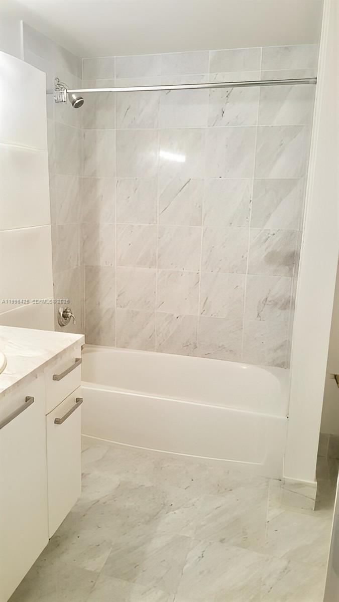 253 NE 2nd St #222, Miami FL 33132