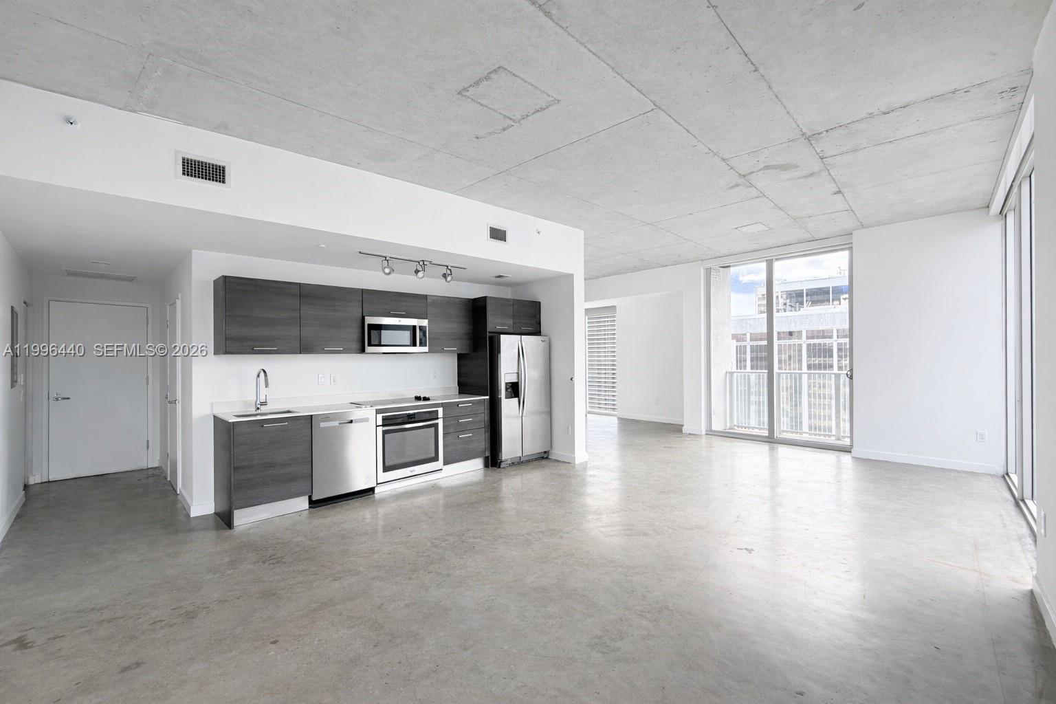 151 SE 1st St #3001, Miami FL 33131