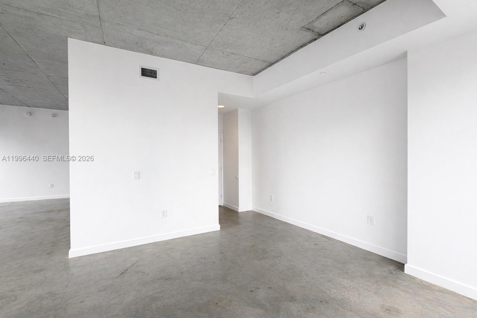 151 SE 1st St #3001, Miami FL 33131