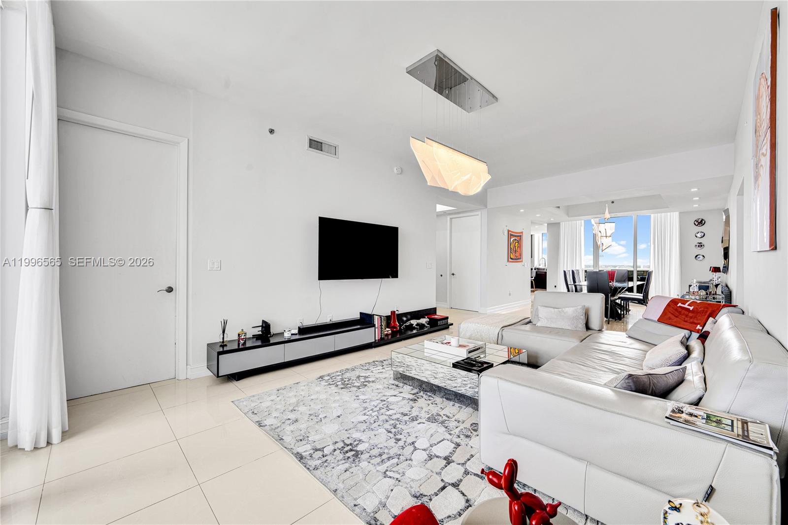 15901 Collins Ave #2104, Sunny Isles Beach FL 33160