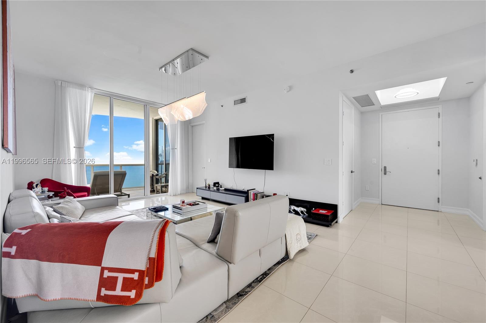 15901 Collins Ave #2104, Sunny Isles Beach FL 33160