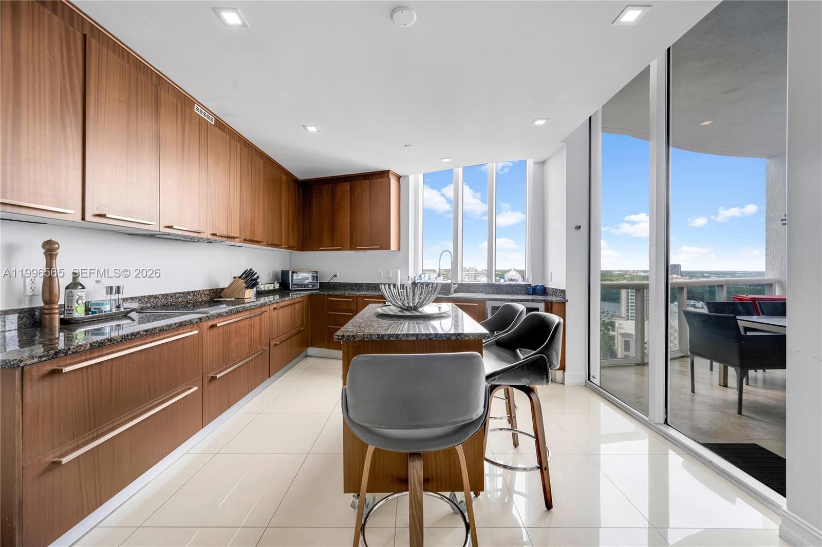 15901 Collins Ave #2104, Sunny Isles Beach FL 33160