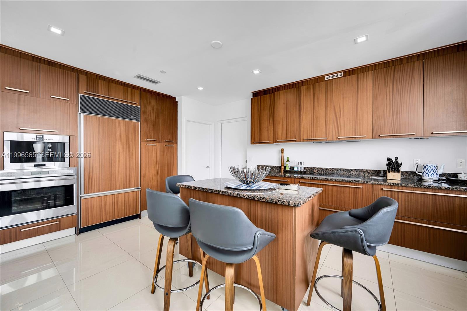 15901 Collins Ave #2104, Sunny Isles Beach FL 33160