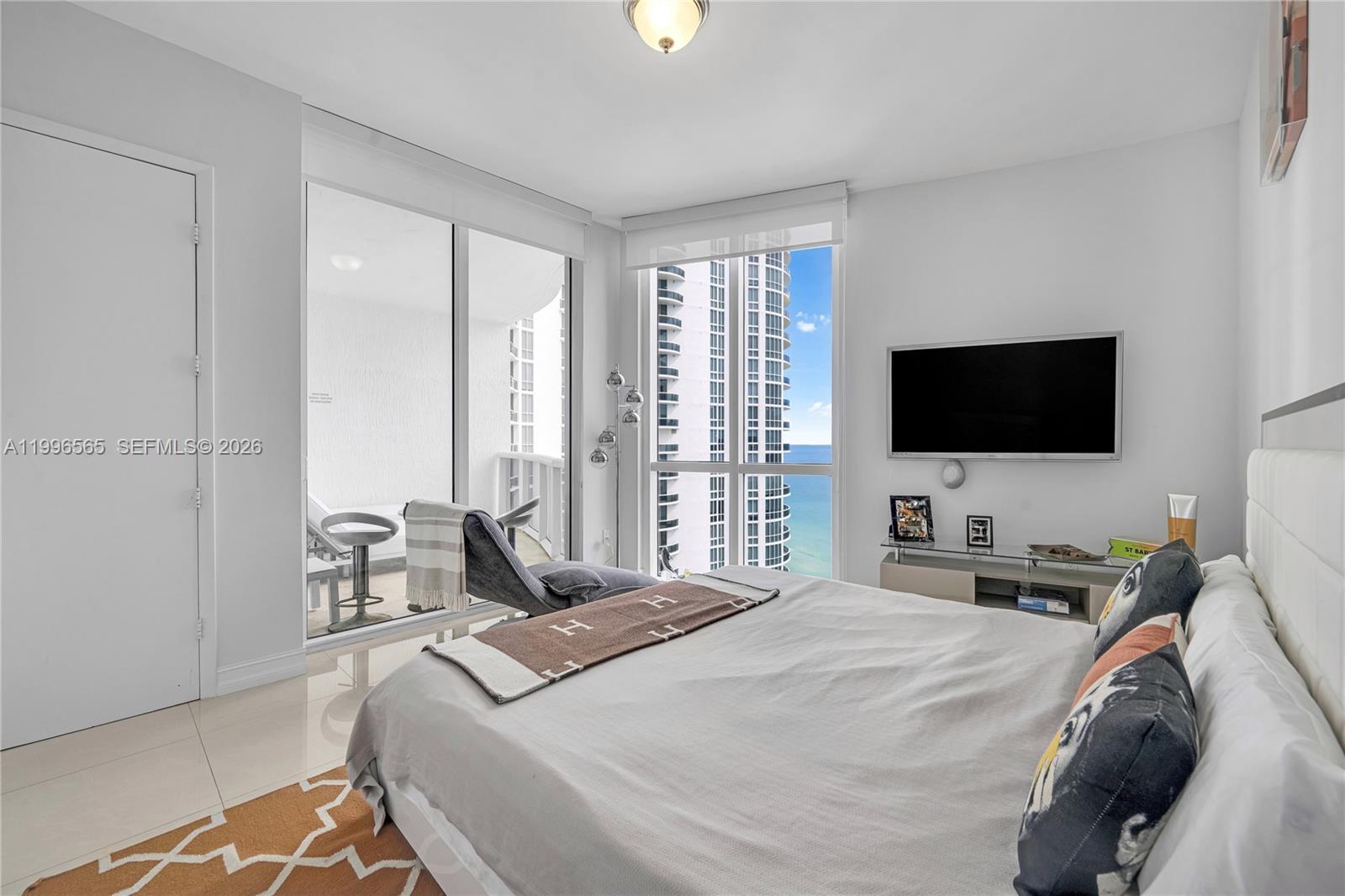 15901 Collins Ave #2104, Sunny Isles Beach FL 33160