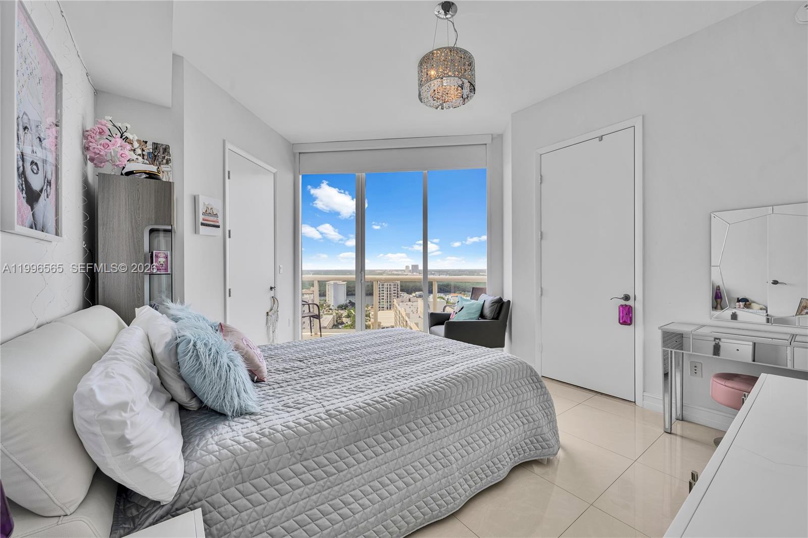 15901 Collins Ave #2104, Sunny Isles Beach FL 33160