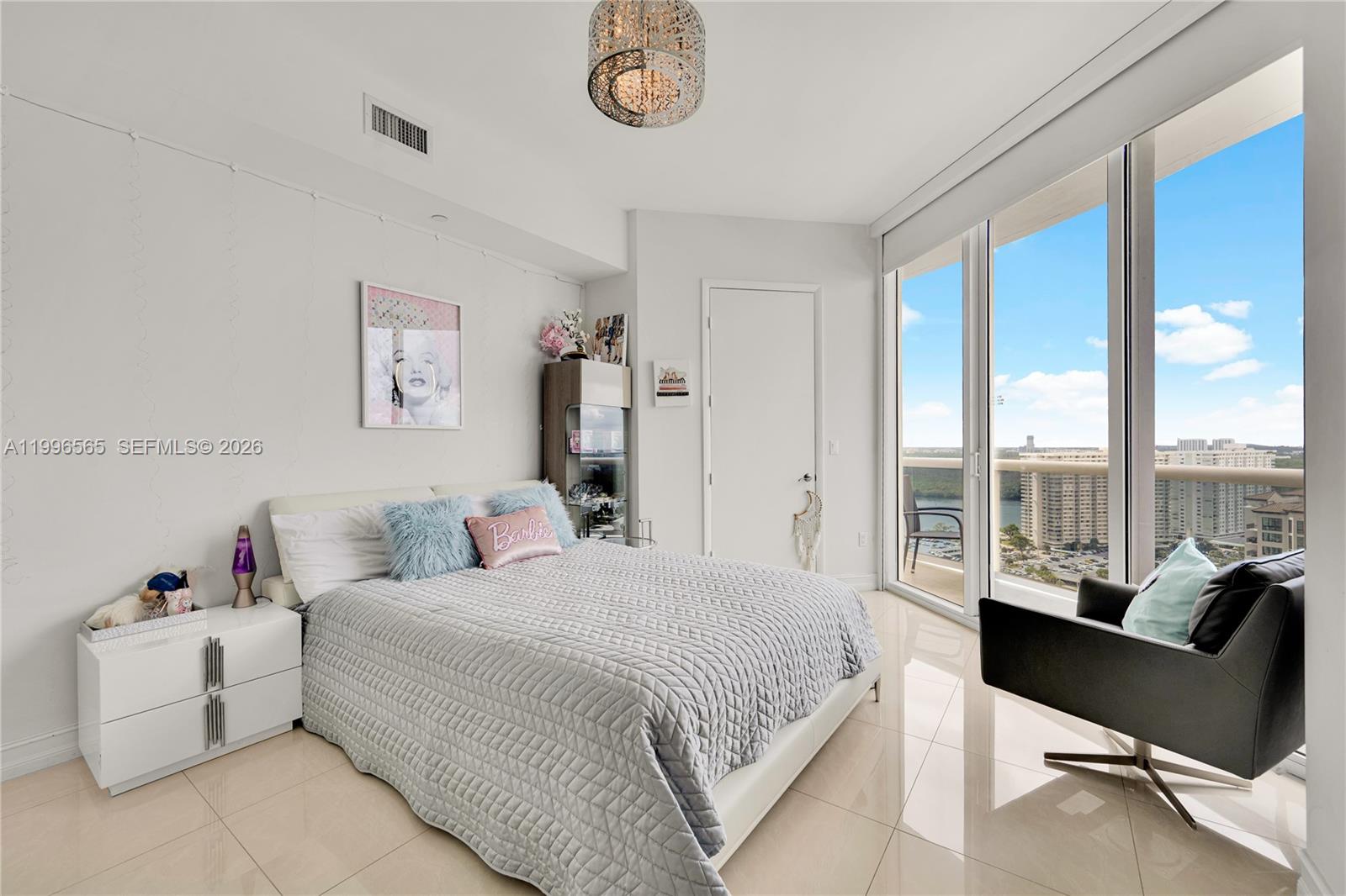 15901 Collins Ave #2104, Sunny Isles Beach FL 33160