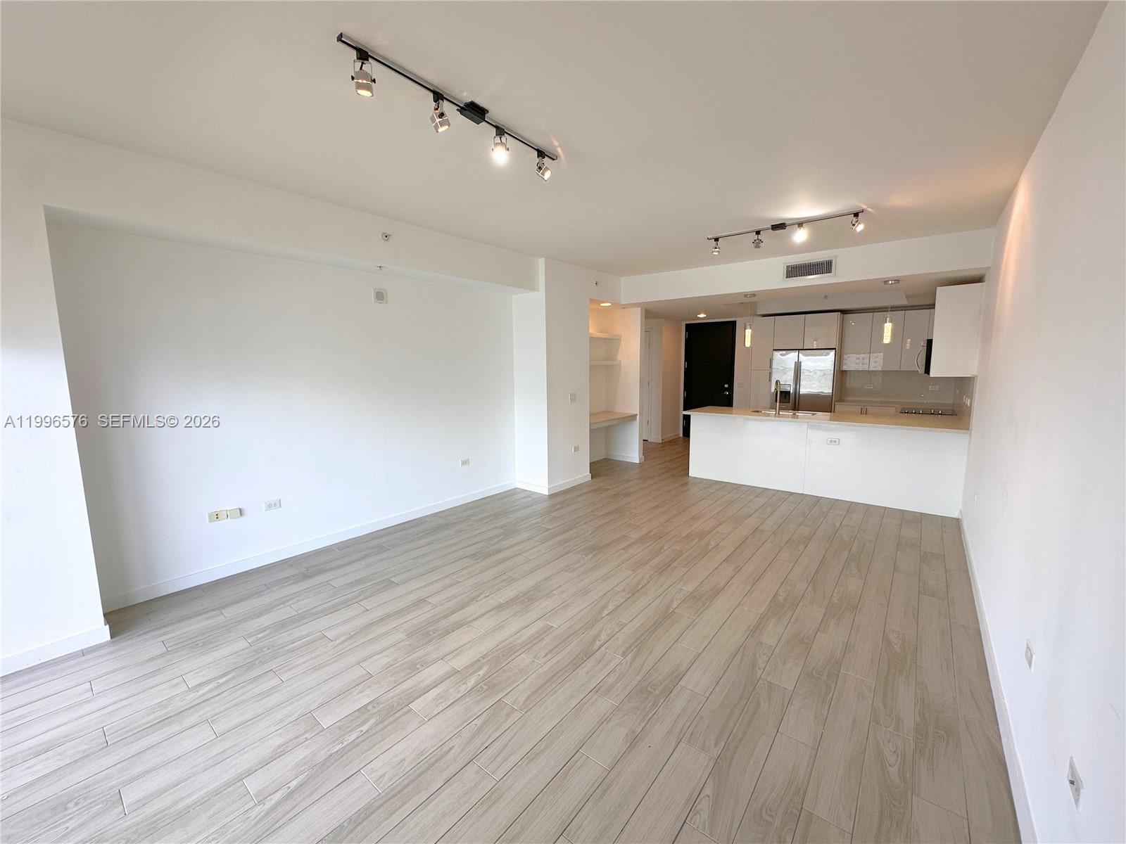 999 SW 1st Ave #2109, Miami FL 33130