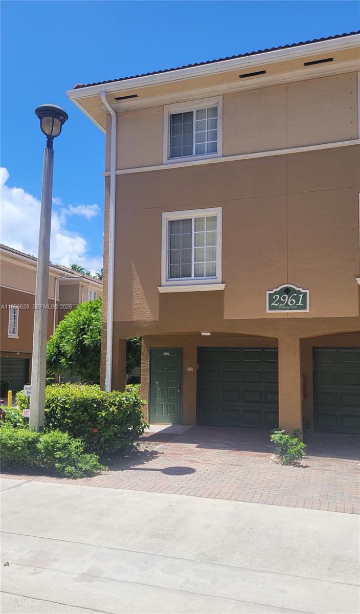 2961 NE 185th St #1607, Aventura FL 33180