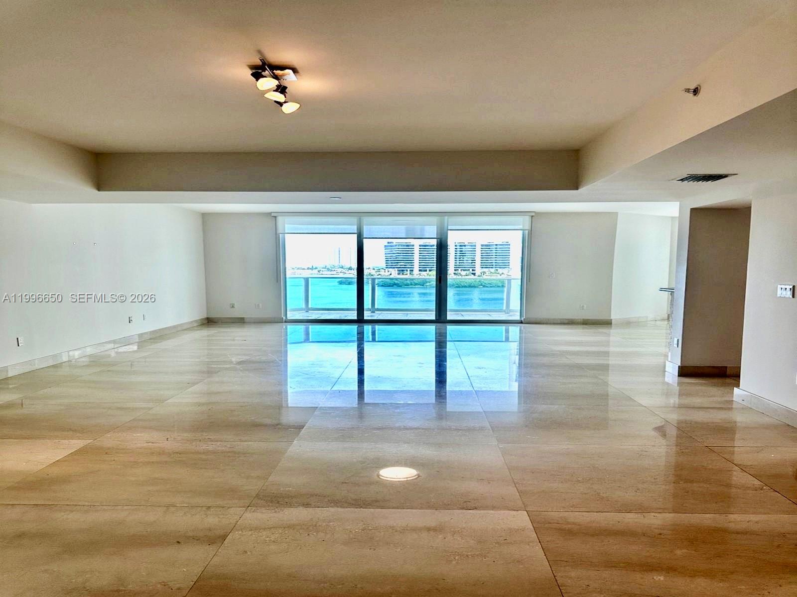 3301 NE 183rd St #809, Aventura FL 33160