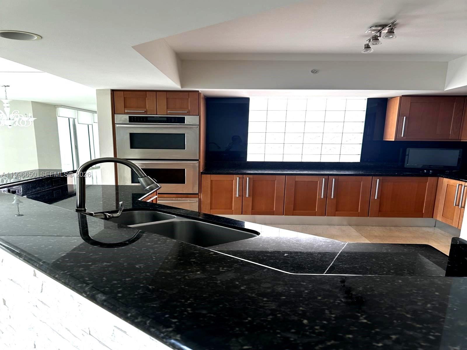3301 NE 183rd St #809, Aventura FL 33160