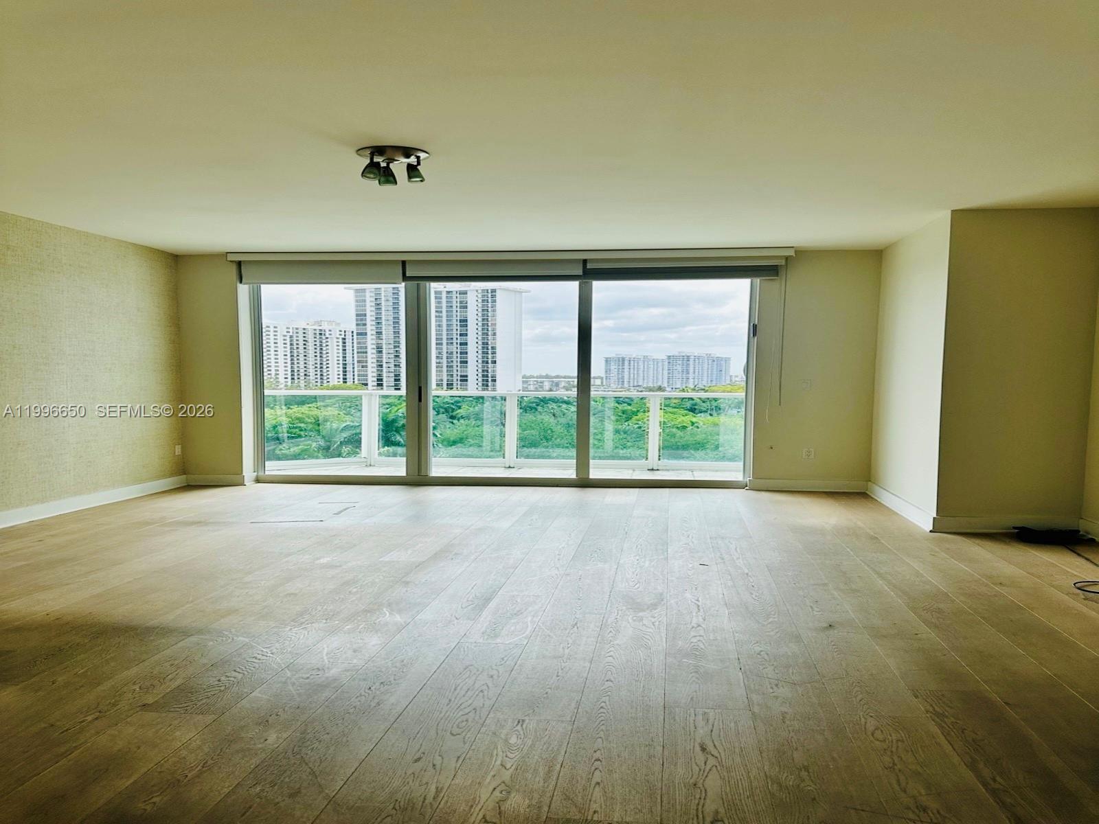 3301 NE 183rd St #809, Aventura FL 33160