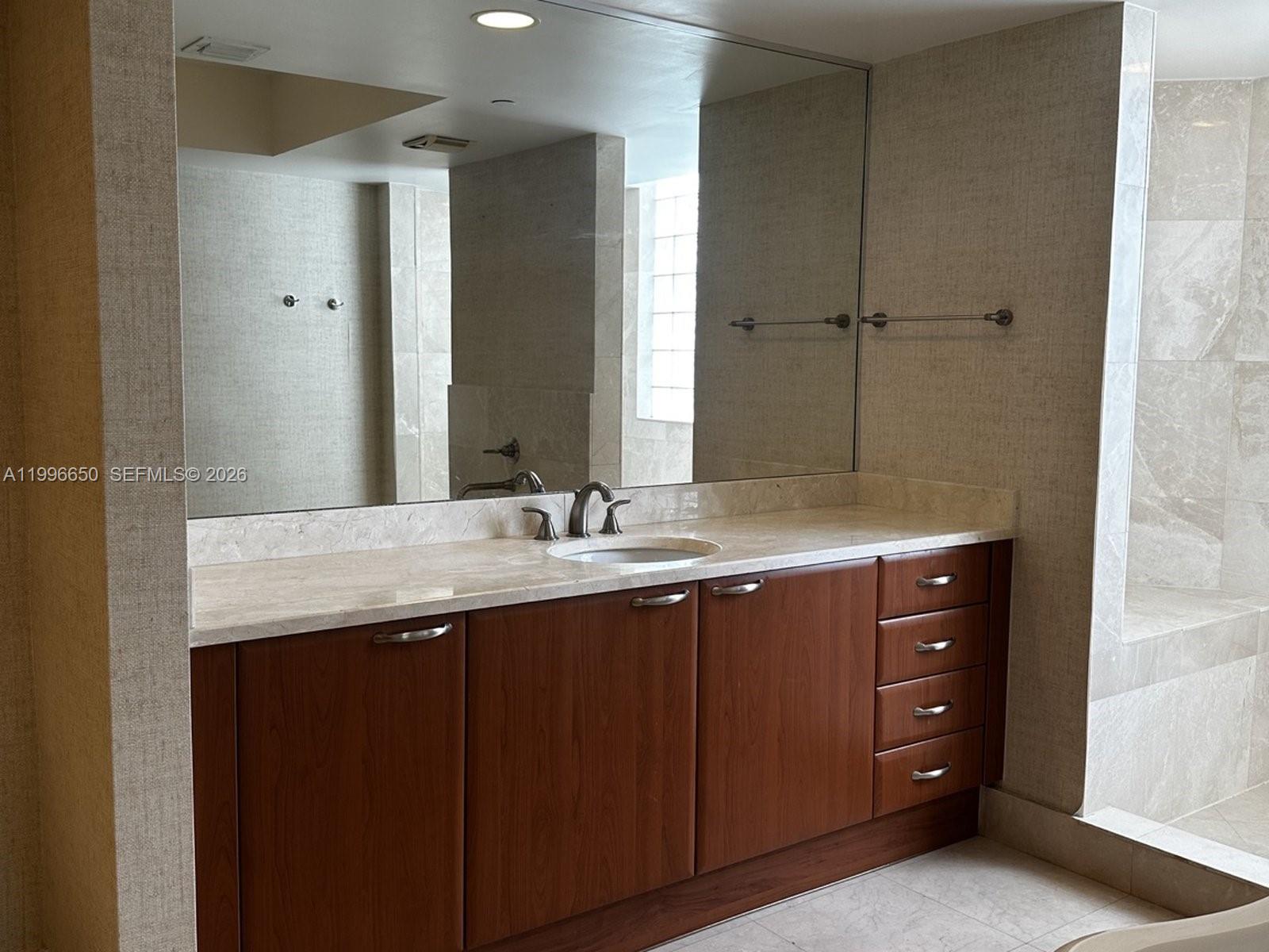 3301 NE 183rd St #809, Aventura FL 33160