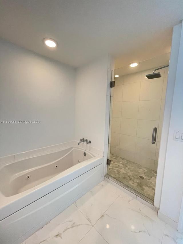 500 Brickell Ave #2506, Miami FL 33131