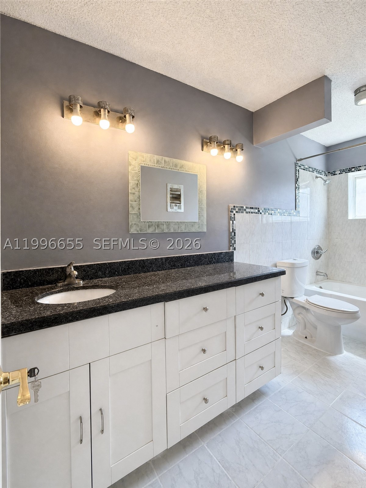 4753 NW 41st St, Lauderdale Lakes FL 33319