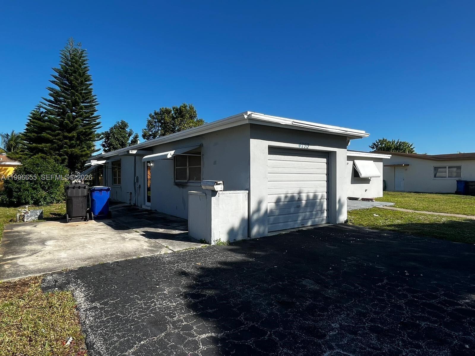 4753 NW 41st St, Lauderdale Lakes FL 33319