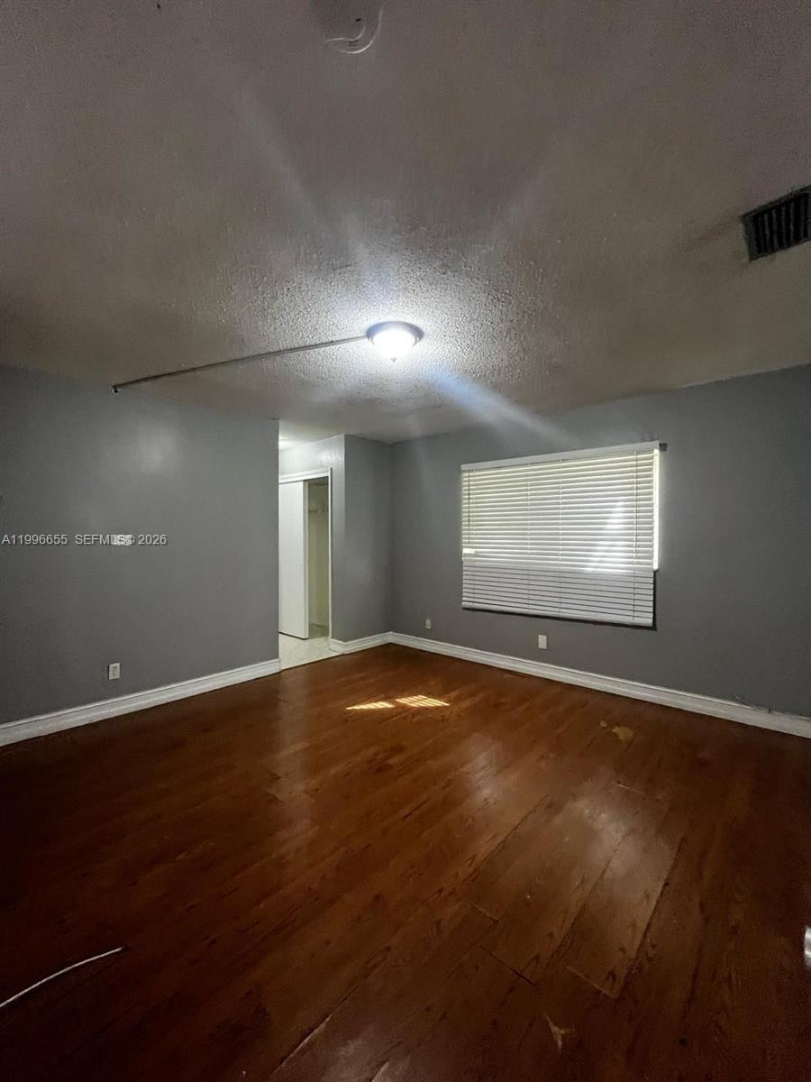 4753 NW 41st St, Lauderdale Lakes FL 33319