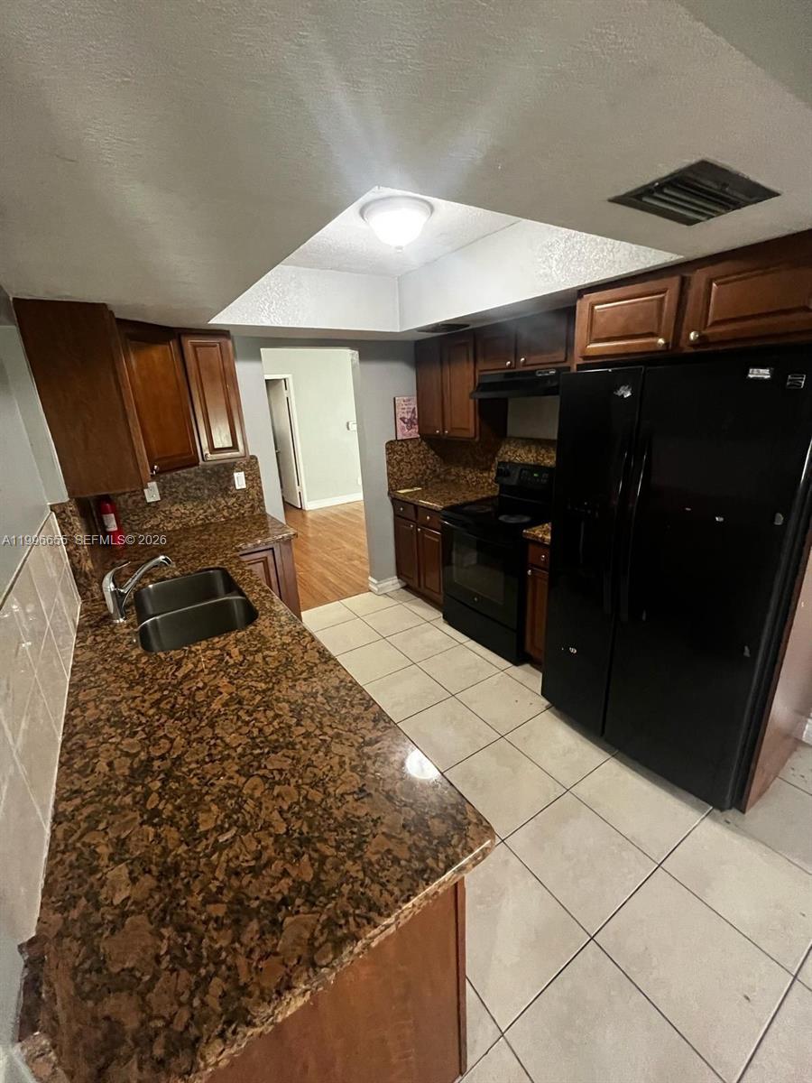 4753 NW 41st St, Lauderdale Lakes FL 33319