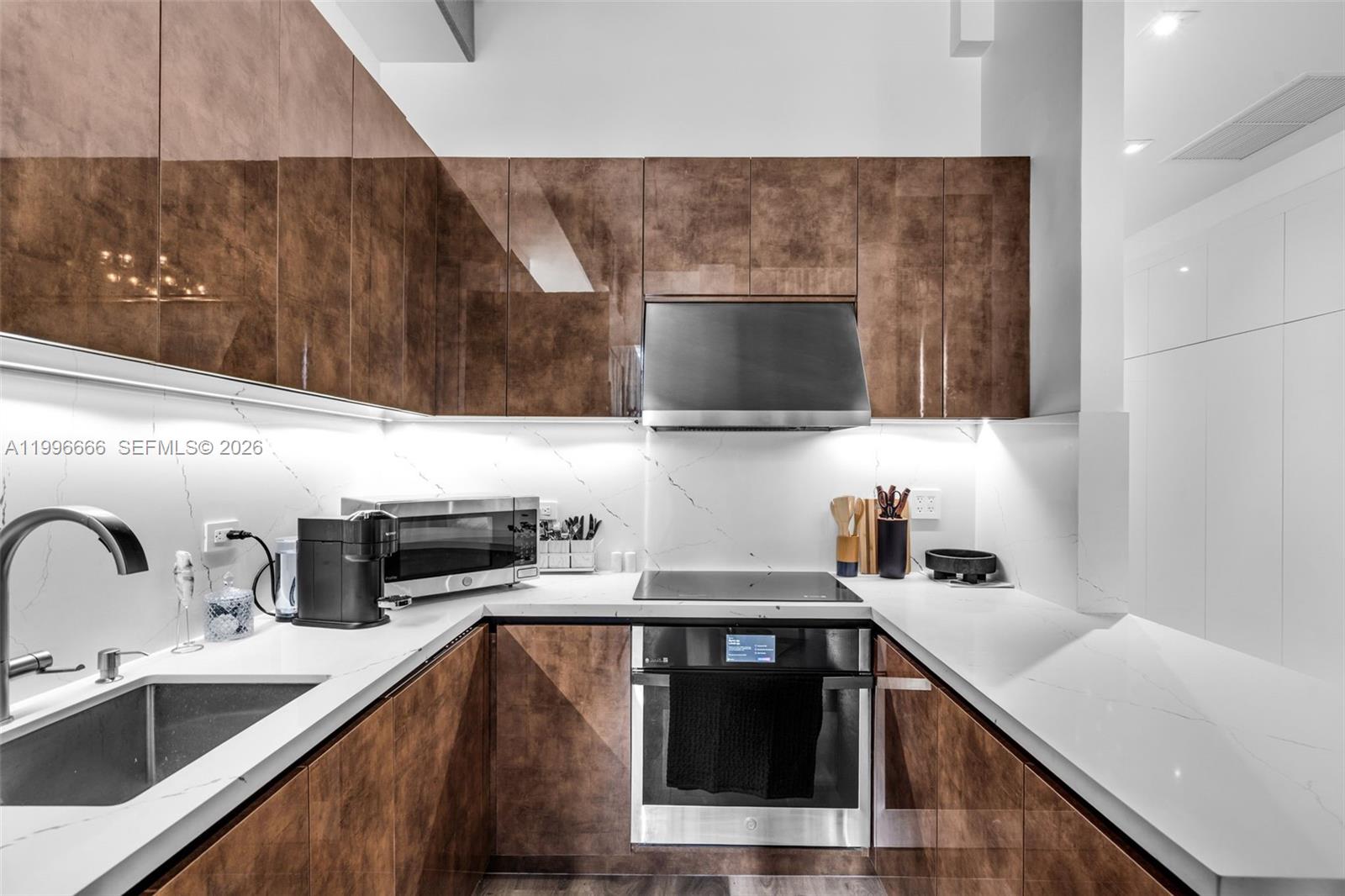 244 Biscayne Blvd #239, Miami FL 33132