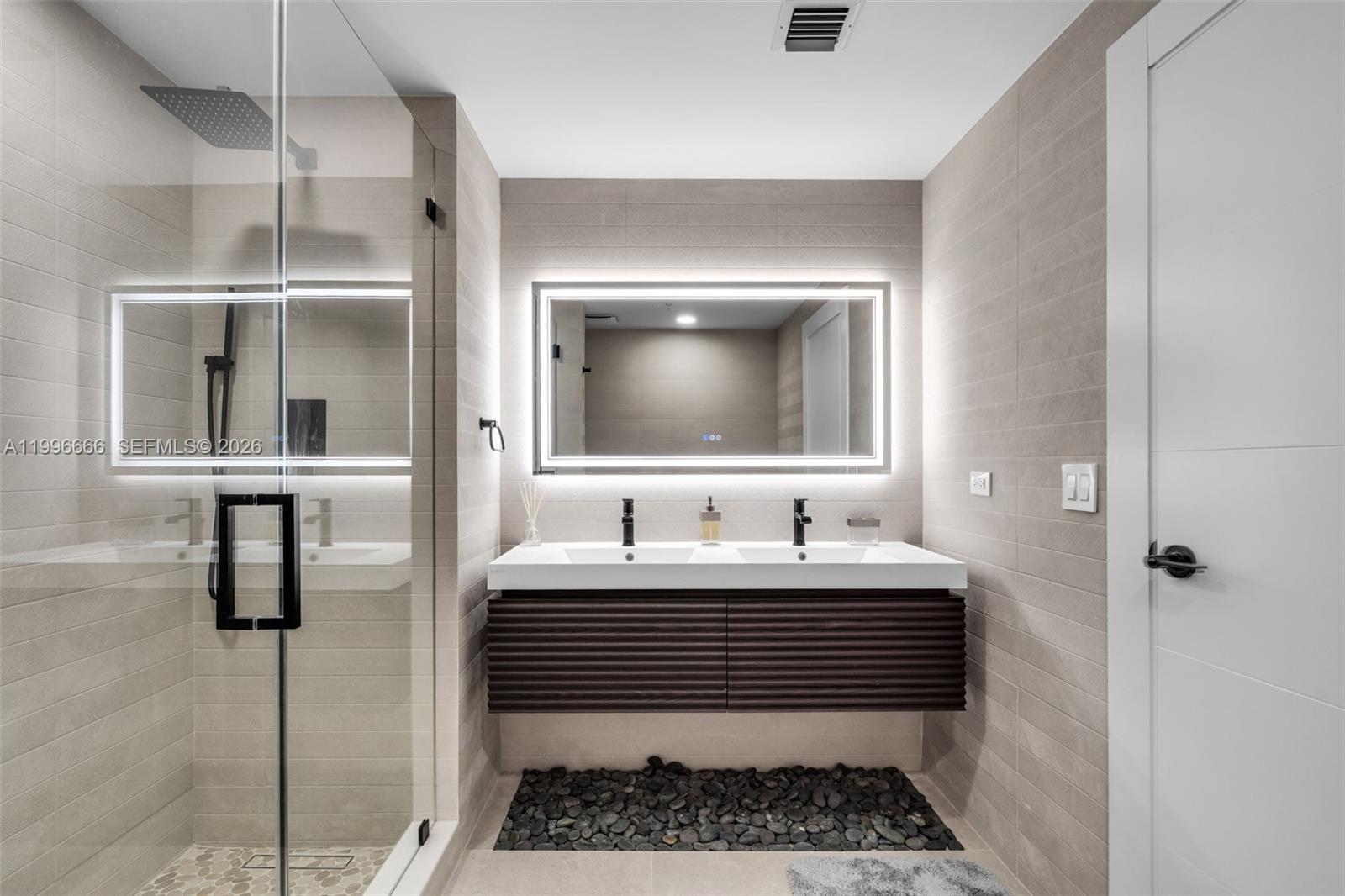 244 Biscayne Blvd #239, Miami FL 33132