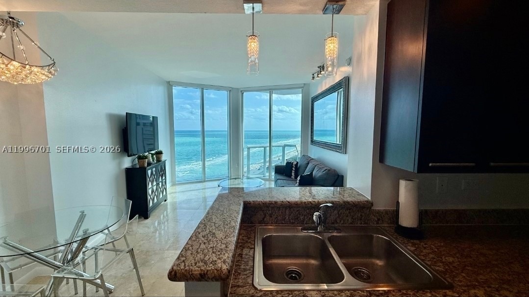 6515 Collins Ave #1604, Miami Beach FL 33141
