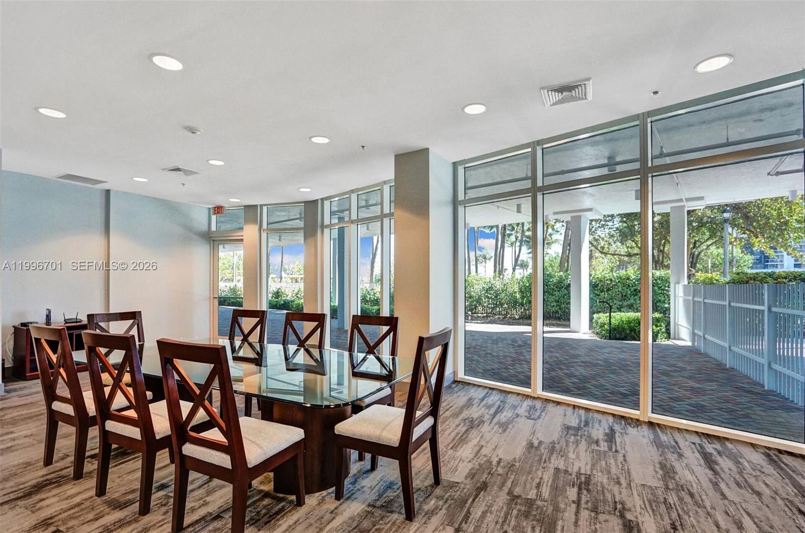 6515 Collins Ave #1604, Miami Beach FL 33141