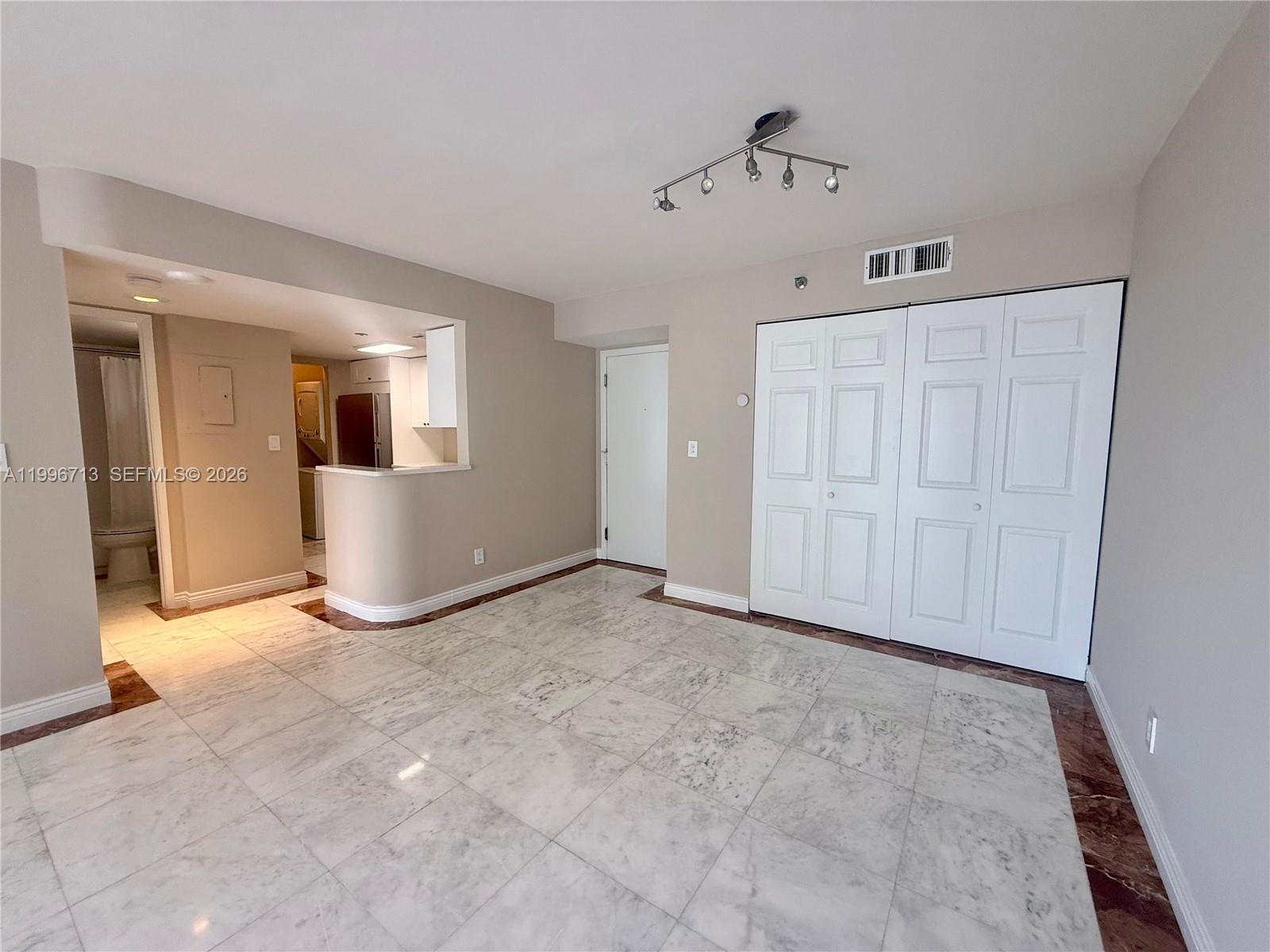 770 Claughton Island Dr #1105, Miami FL 33131