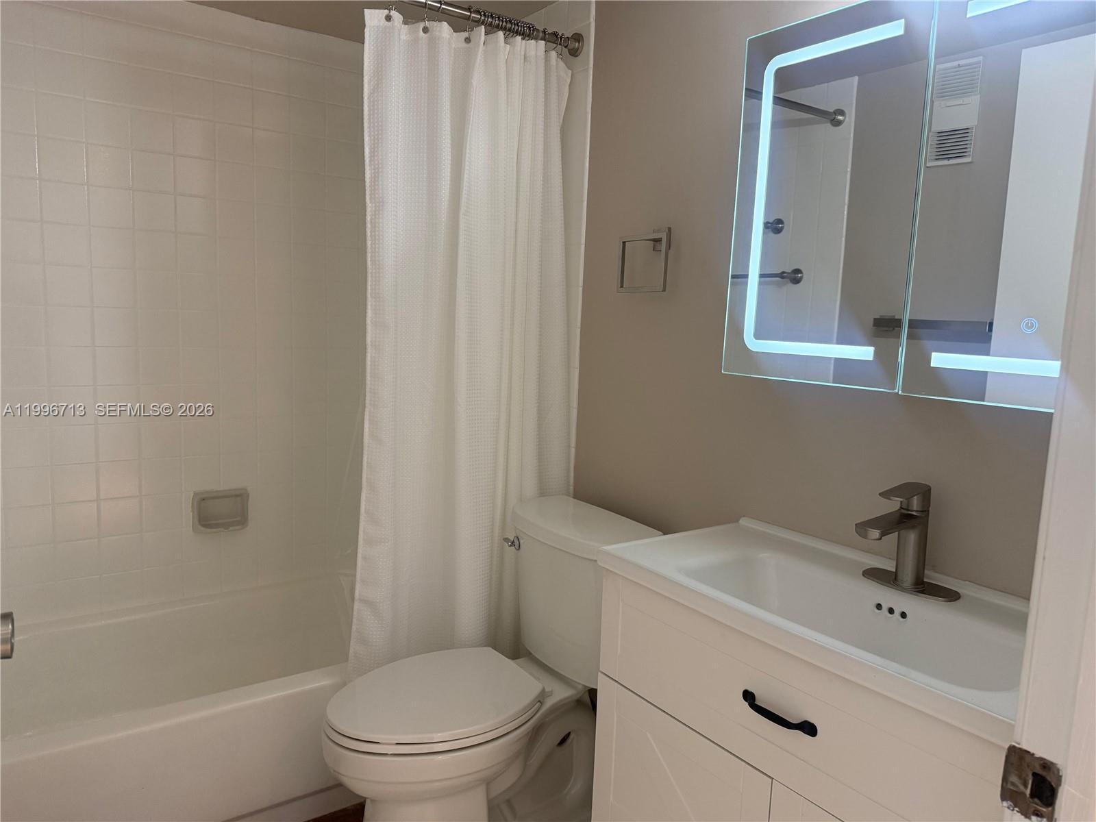 770 Claughton Island Dr #1105, Miami FL 33131