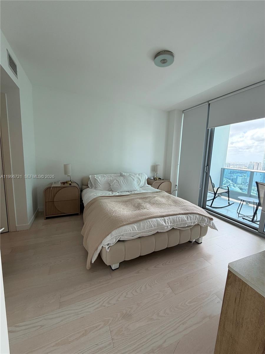 200 Biscayne Boulevard Way #3709, Miami FL 33131