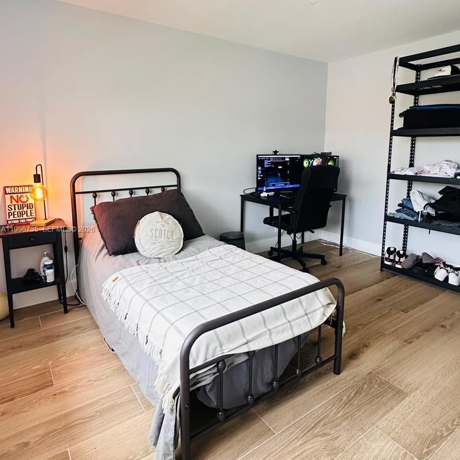 223 Lakeview Dr #204, Weston FL 33326
