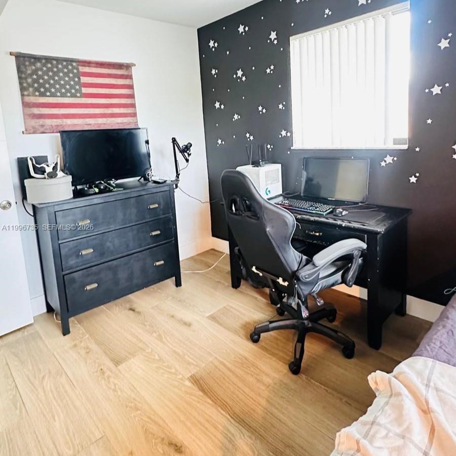 223 Lakeview Dr #204, Weston FL 33326