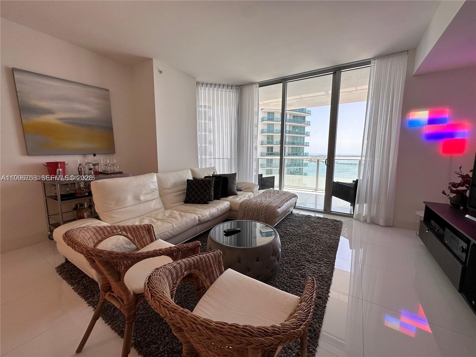 1300 Brickell Bay Dr #3206, Miami FL 33131
