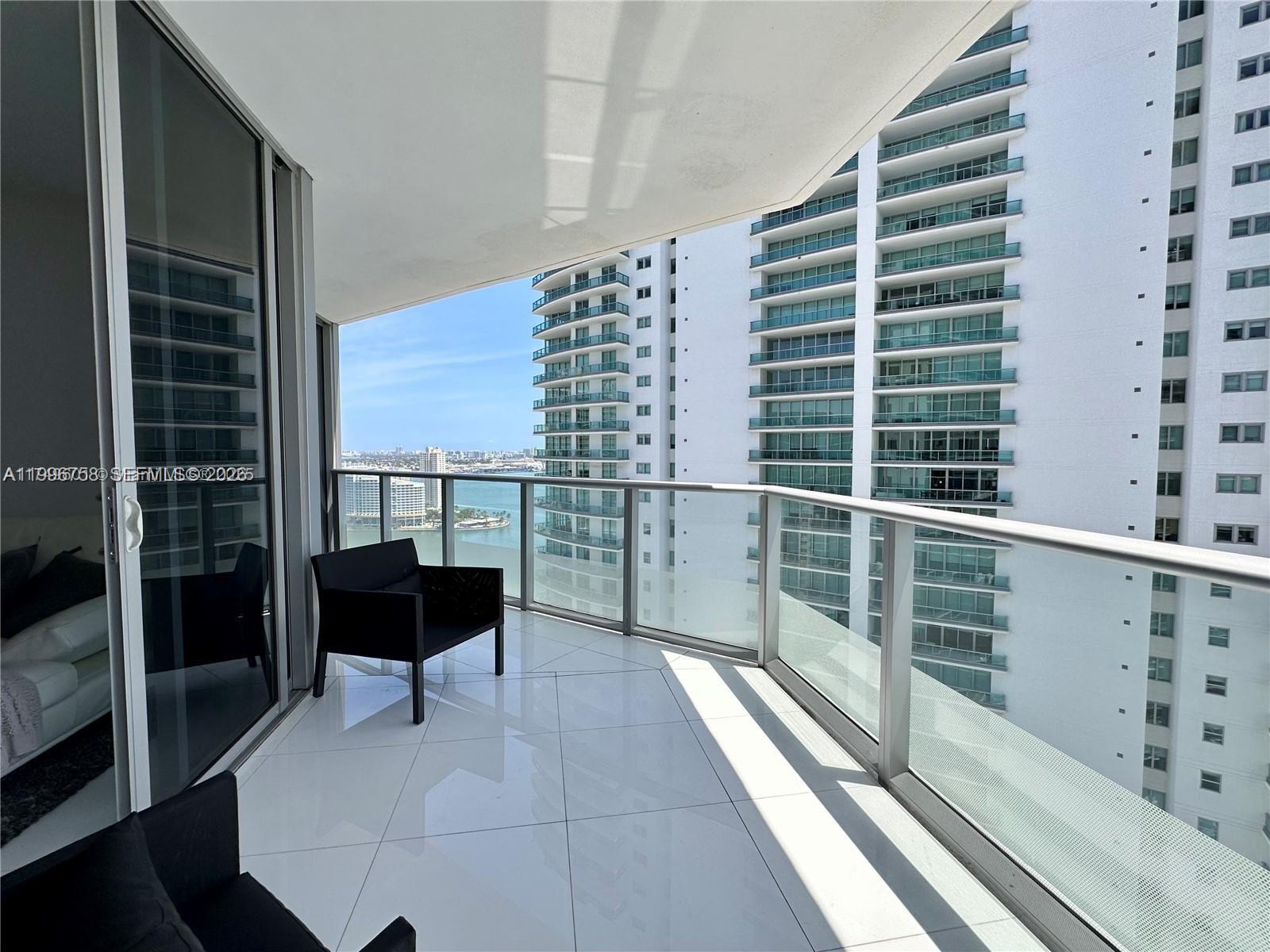 1300 Brickell Bay Dr #3206, Miami FL 33131