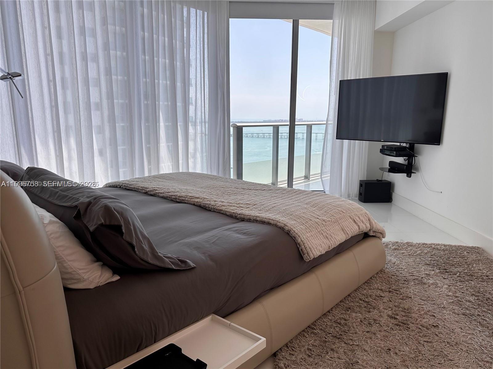 1300 Brickell Bay Dr #3206, Miami FL 33131