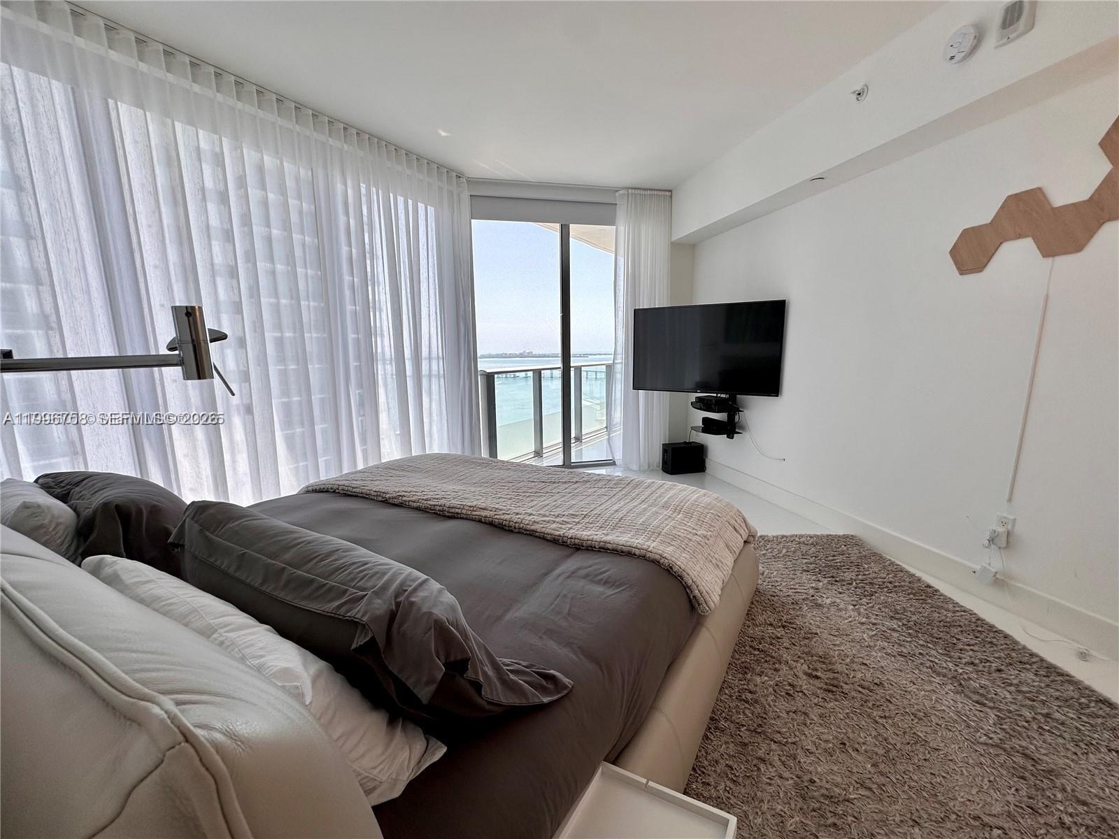 1300 Brickell Bay Dr #3206, Miami FL 33131