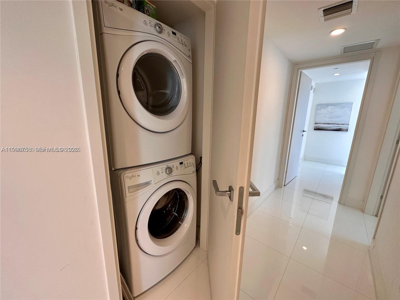 1300 Brickell Bay Dr #3206, Miami FL 33131