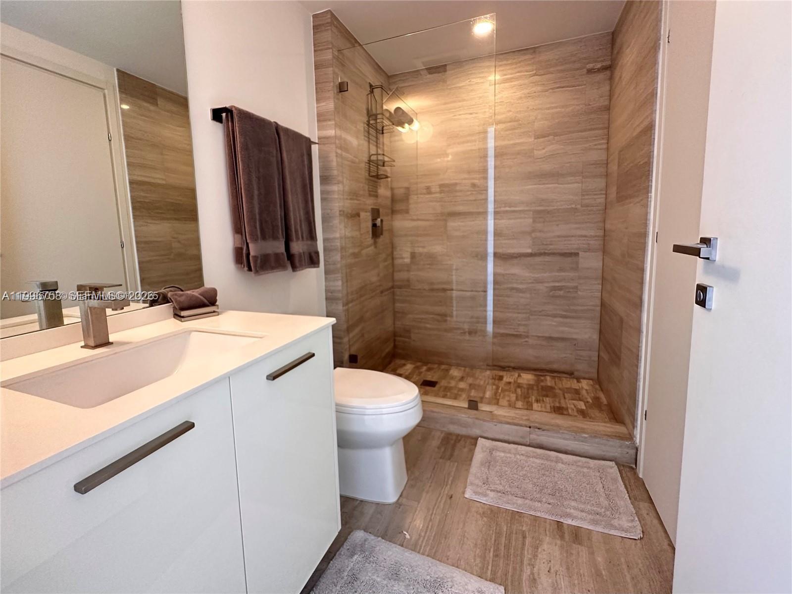 1300 Brickell Bay Dr #3206, Miami FL 33131