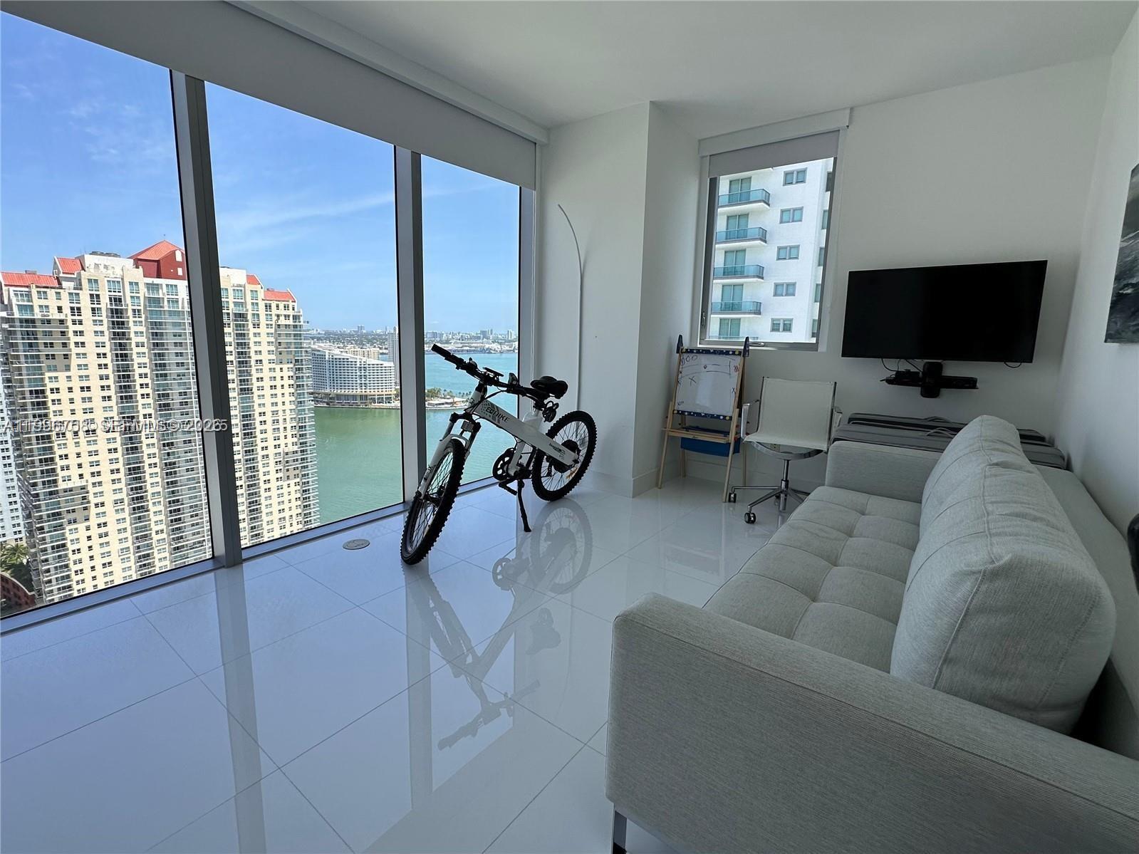 1300 Brickell Bay Dr #3206, Miami FL 33131