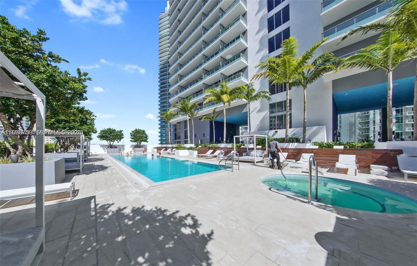 1300 Brickell Bay Dr #3206, Miami FL 33131