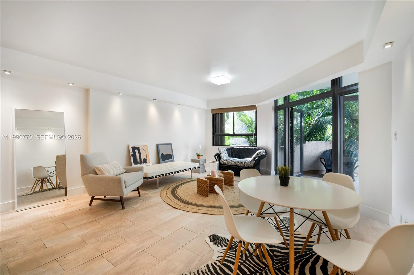 181 Crandon Blvd #104, Key Biscayne FL 33149