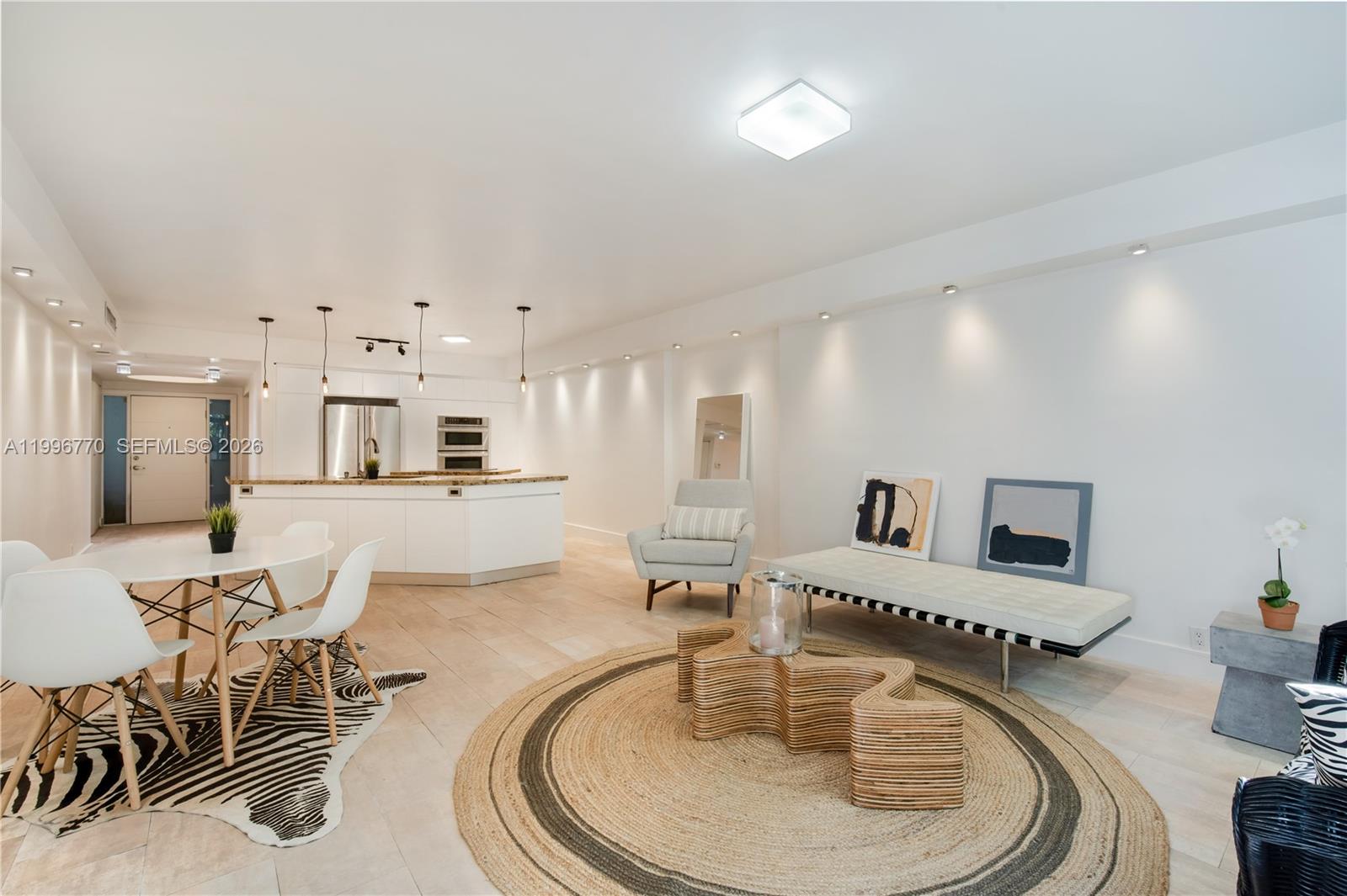 181 Crandon Blvd #104, Key Biscayne FL 33149