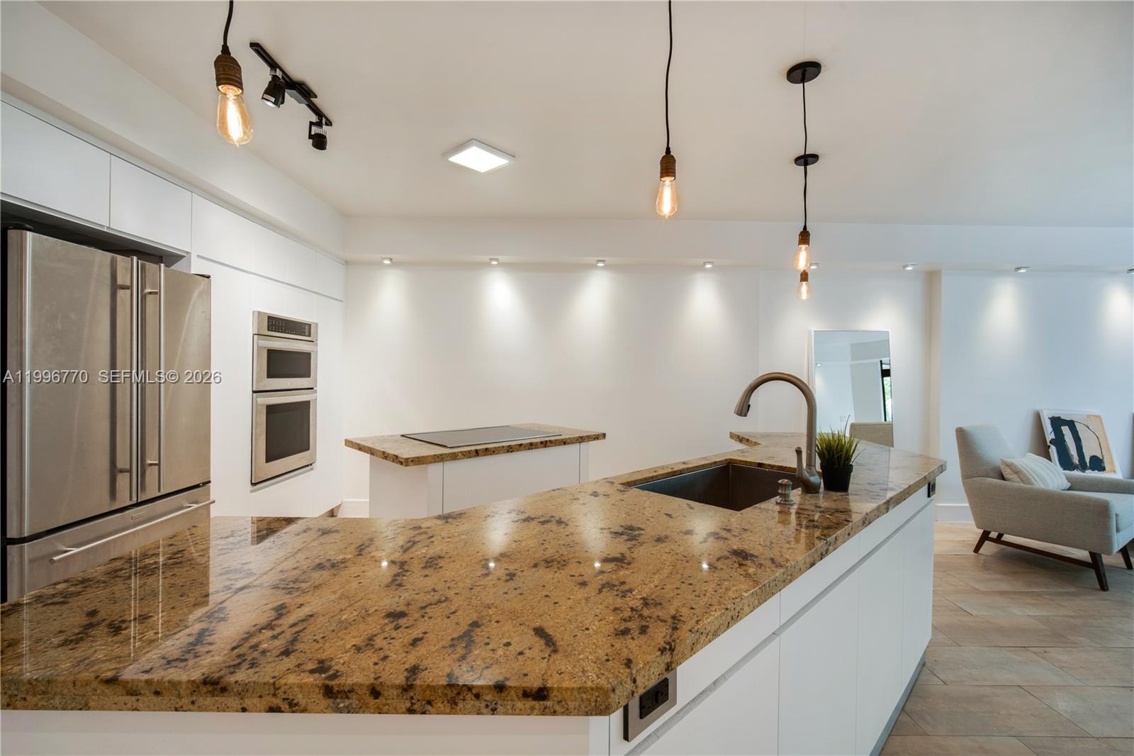 181 Crandon Blvd #104, Key Biscayne FL 33149