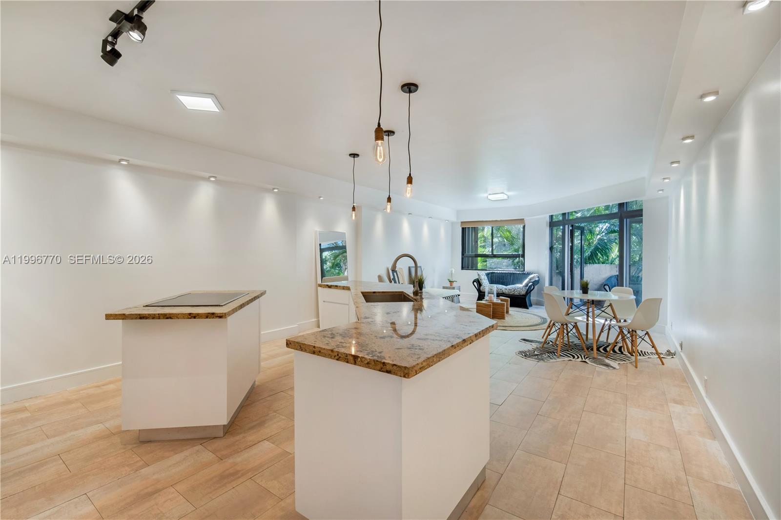 181 Crandon Blvd #104, Key Biscayne FL 33149