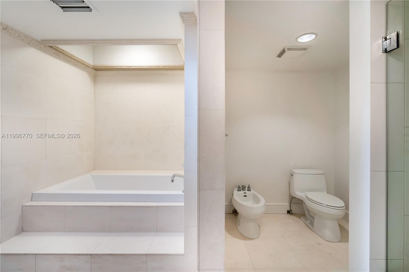 181 Crandon Blvd #104, Key Biscayne FL 33149